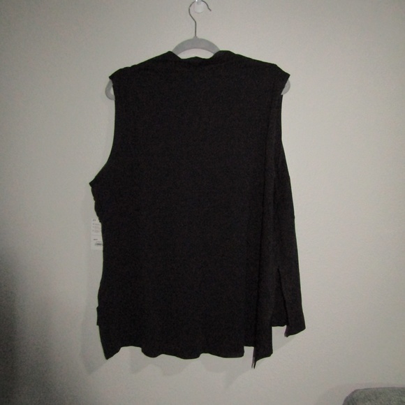 Plus Size FLX Mockneck Tank - Picture 3 of 4